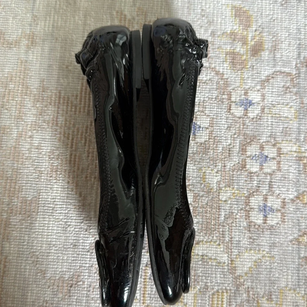 Tory Burch Black Patent Leather Classic Logo Flats Size 6.5